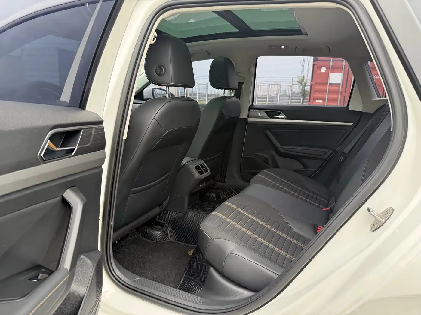 Volkswagen Lavida 2019 Hatchback 200TSI DSG Comfort Edition China VI фото 9
