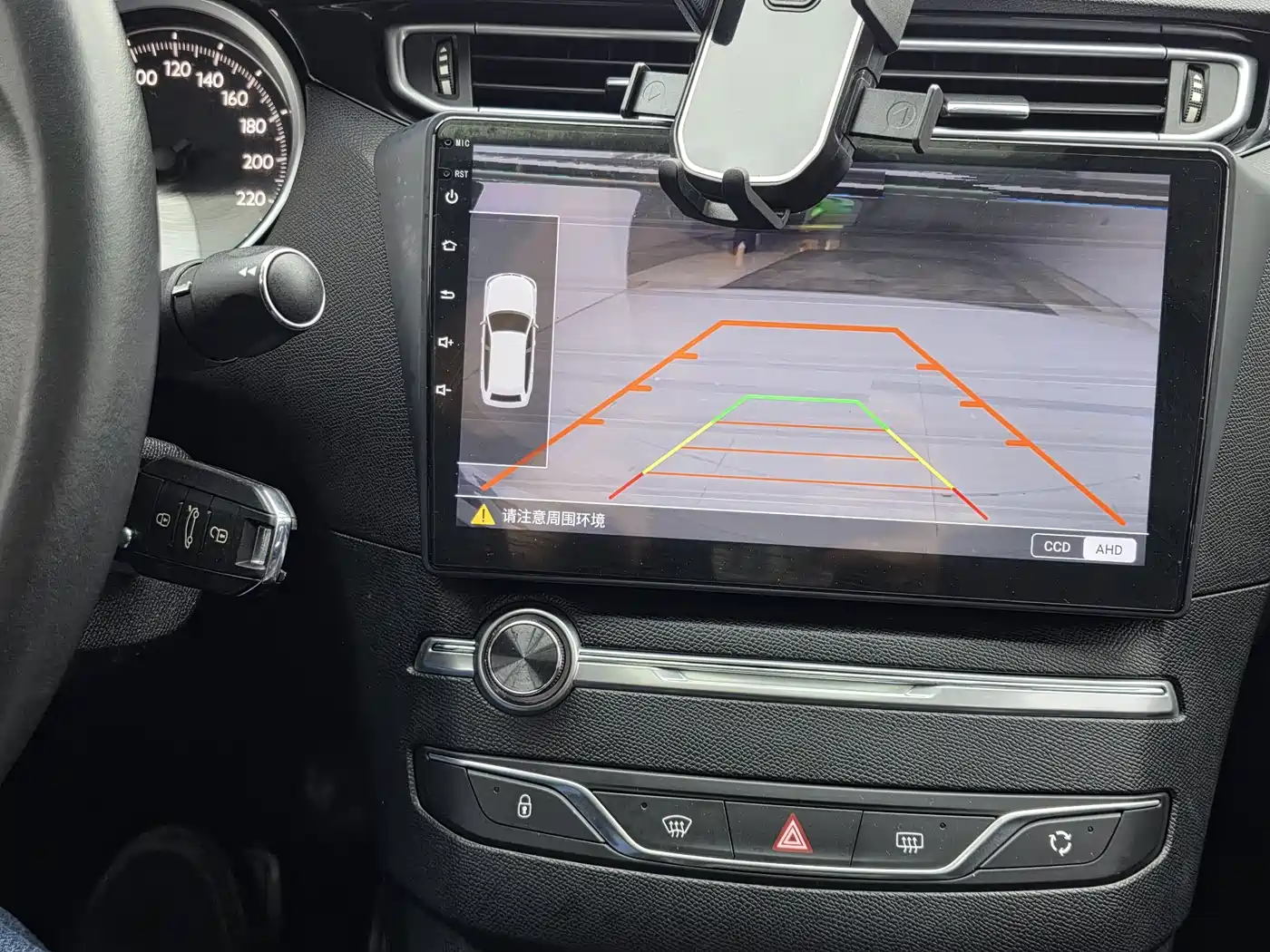 Peugeot 408 2015 Model 1.2T Automatic Luxury Edition фото 16