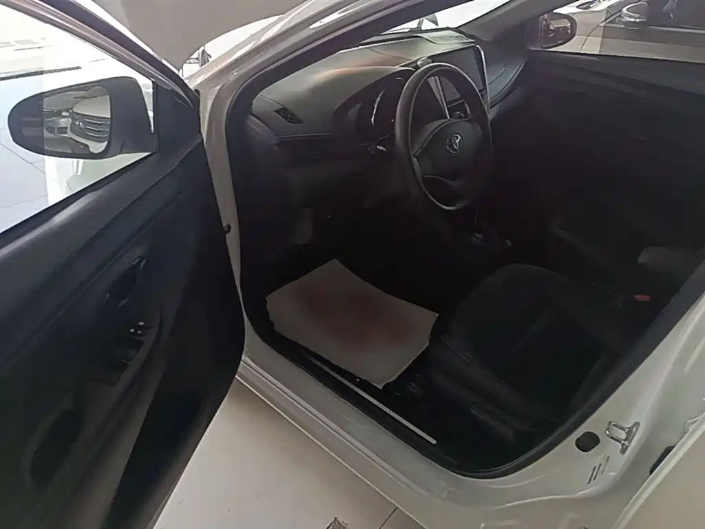 Toyota YARiS L Zhi Xiang 2019 1.5E CVT Charming China VI фото 16