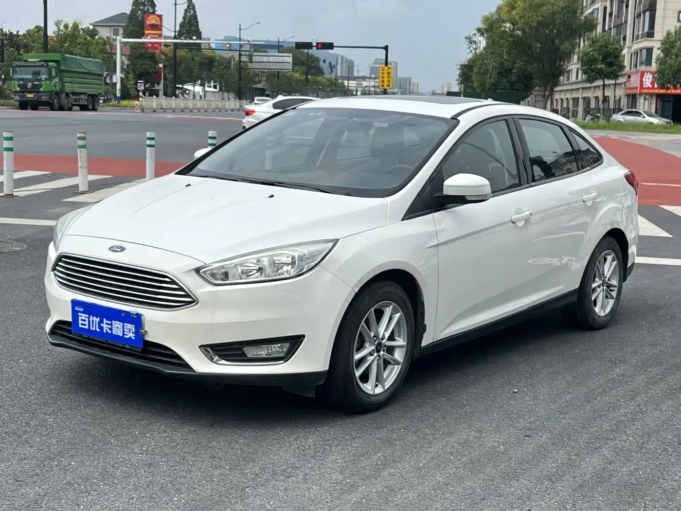 Фото 1 - Ford Focus