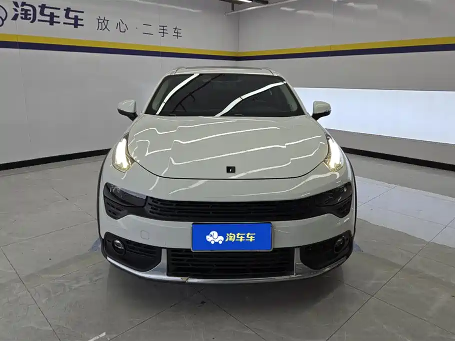 Lynk & Co 02 2018 1.5T DCT 2WD Power Edition China V фото 2