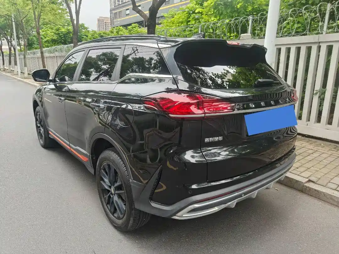 Фото 6 - Geely Boyue