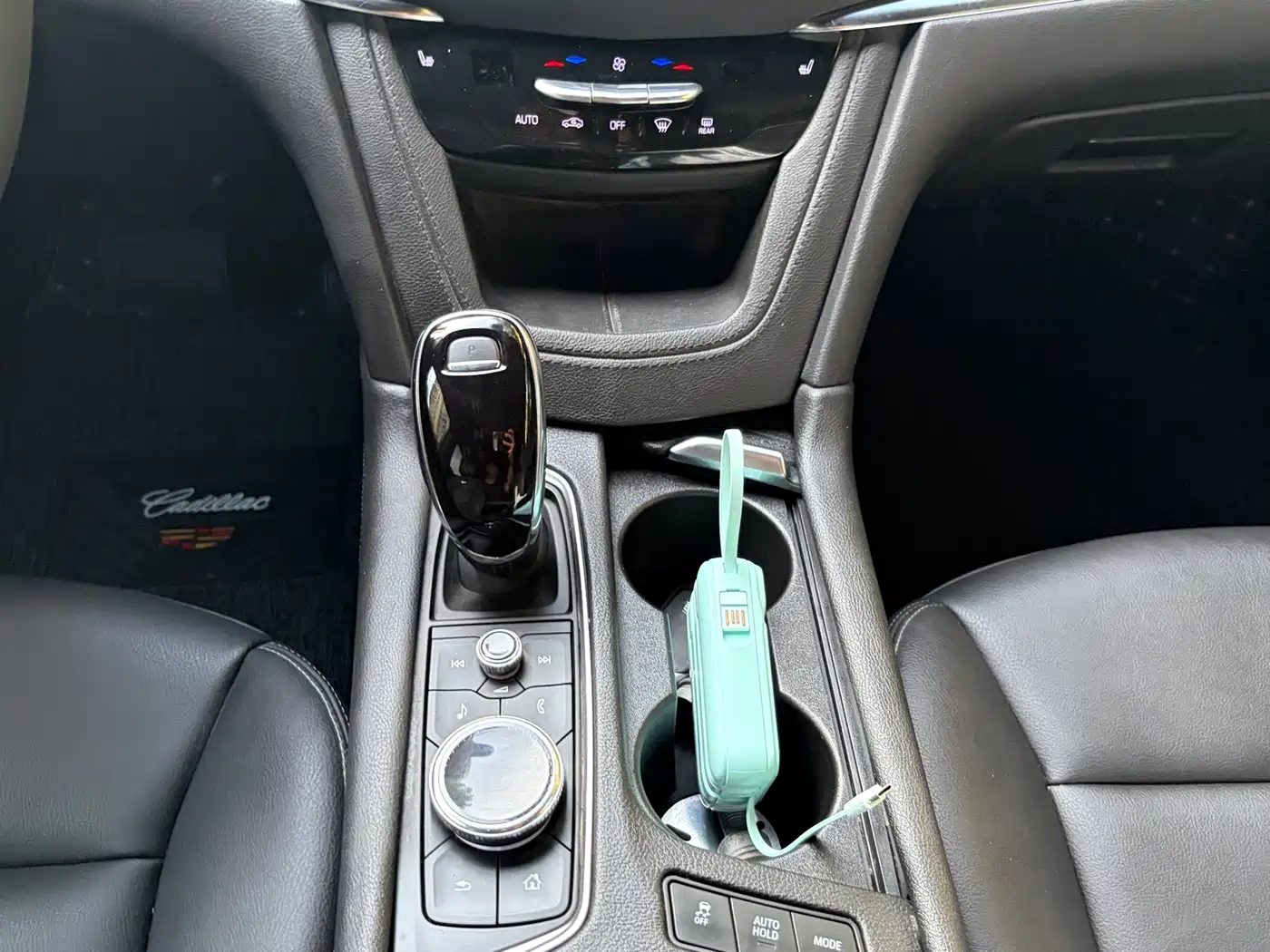 Фото 24 - Cadillac XT6