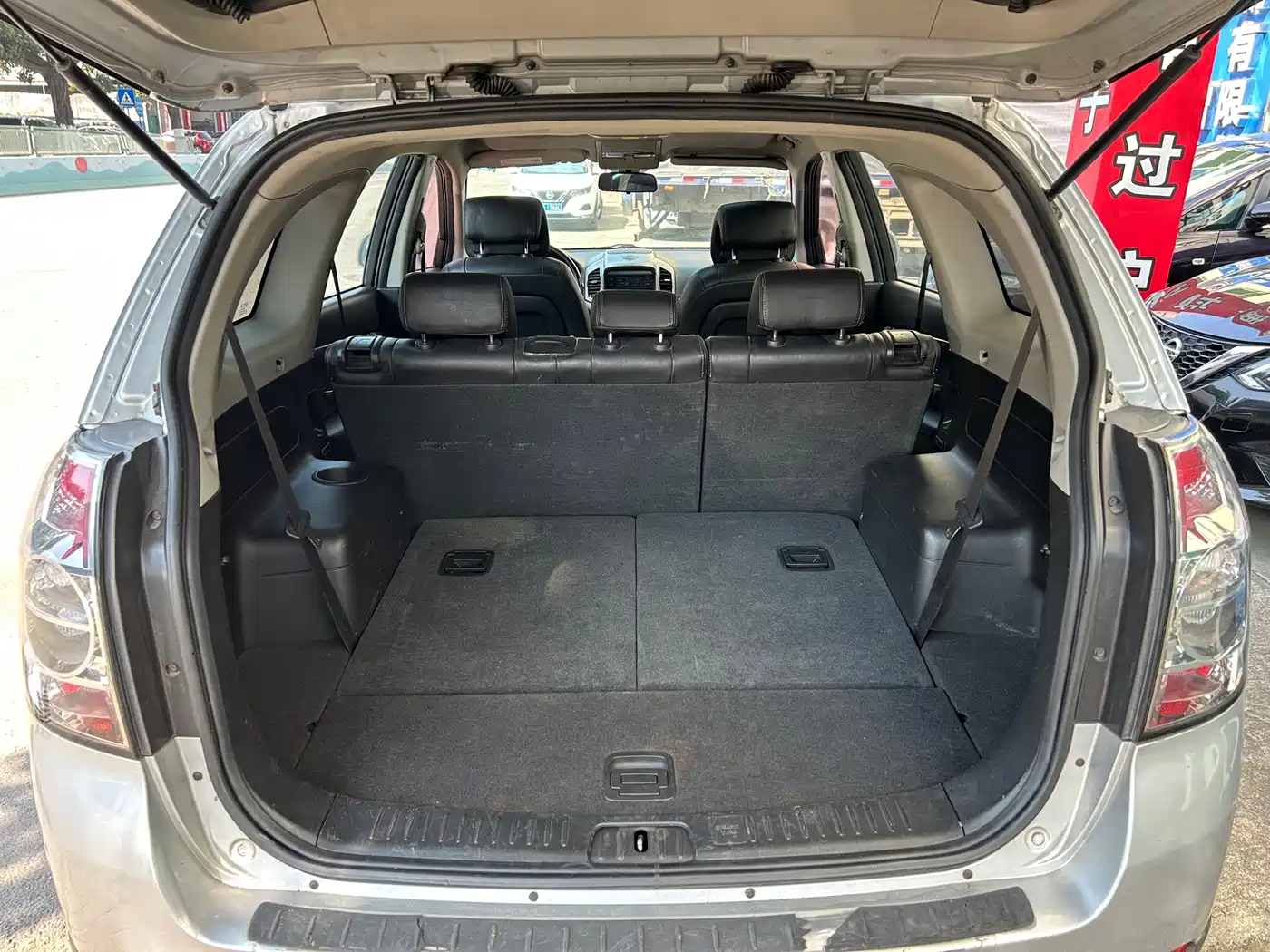 Chevrolet Captiva (Import) 2011 2.4 AT 7-Seater Luxury Edition фото 18