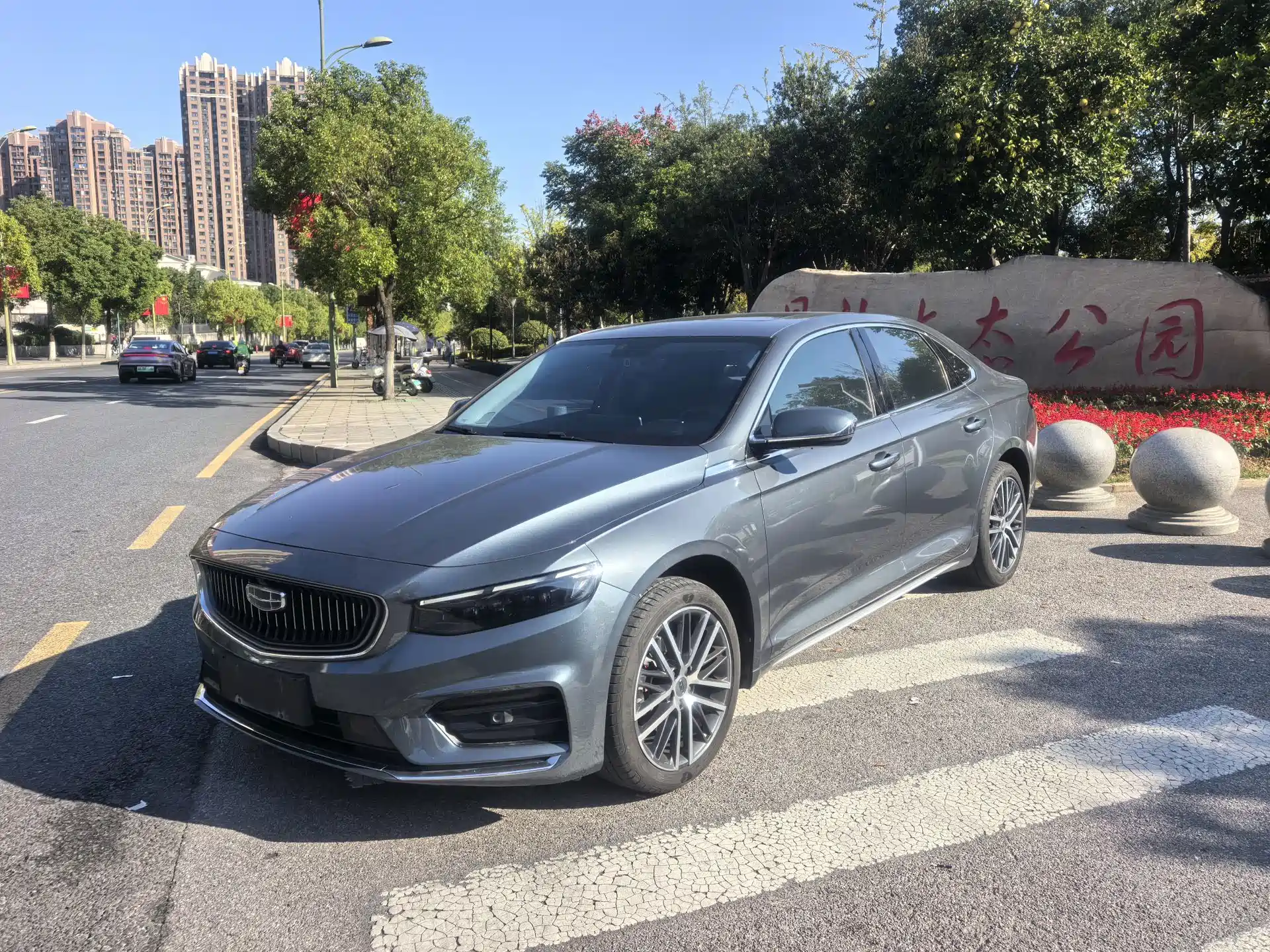 Фото 1 - Geely Preface