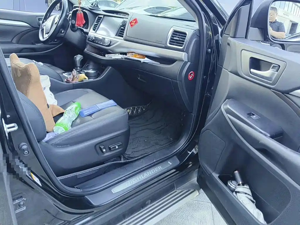 Photo 12 - Toyota Highlander