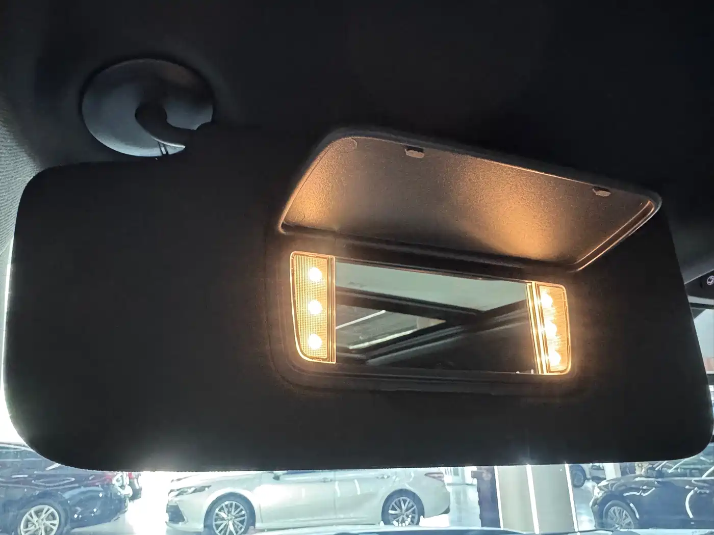Cadillac XT4 2020 28T FWD Leading Trim фото 32