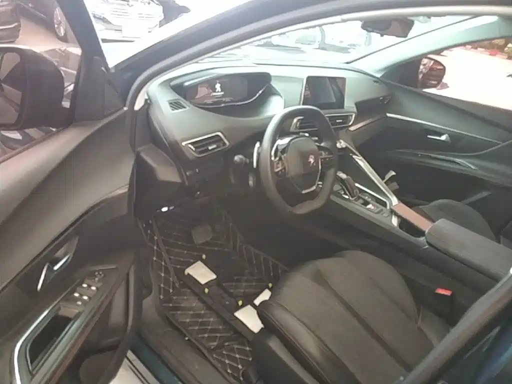 Peugeot 5008 2017 380THP 7-seat Elite Edition фото 16