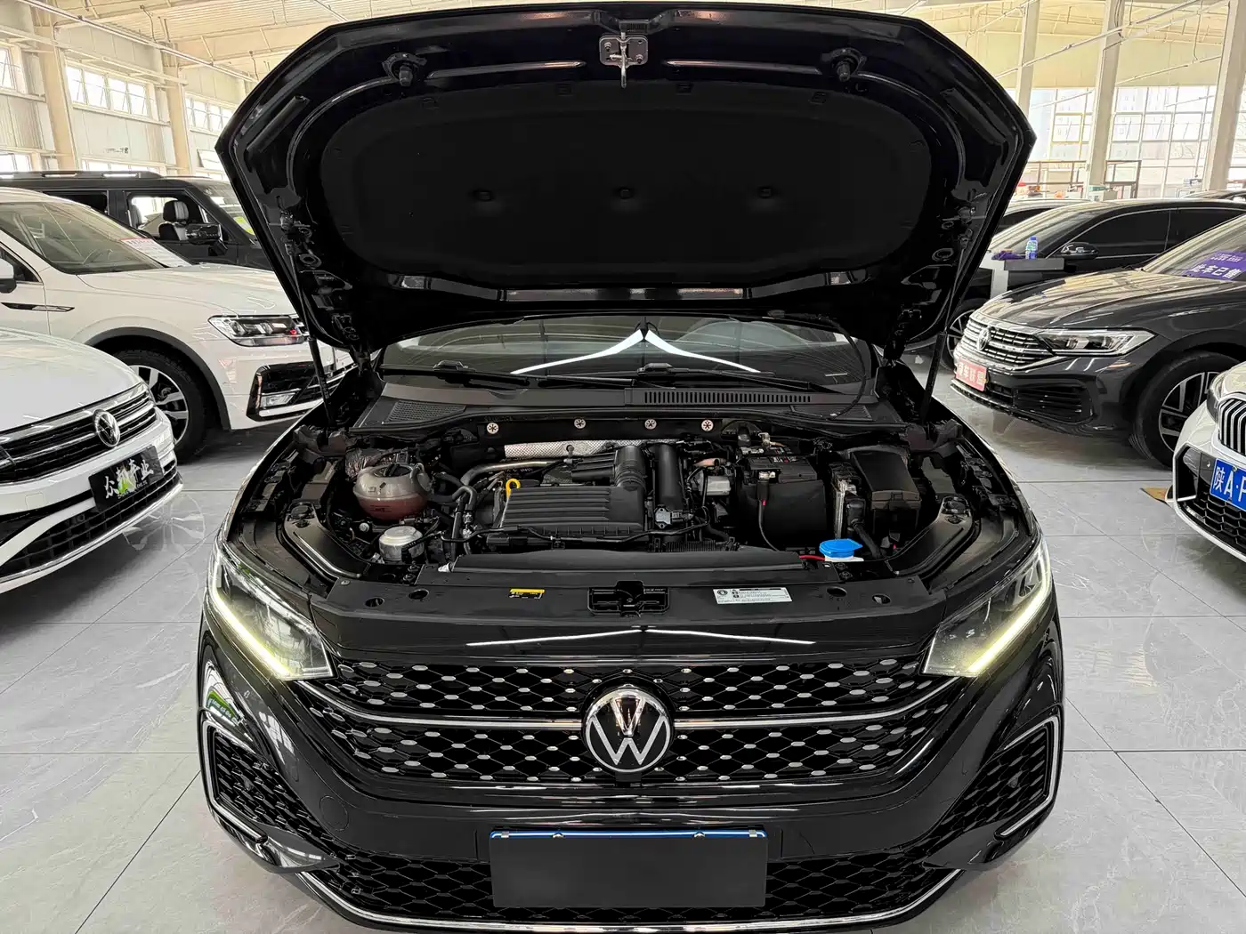 Volkswagen Passat 2022 280TSI Elite Edition фото 19