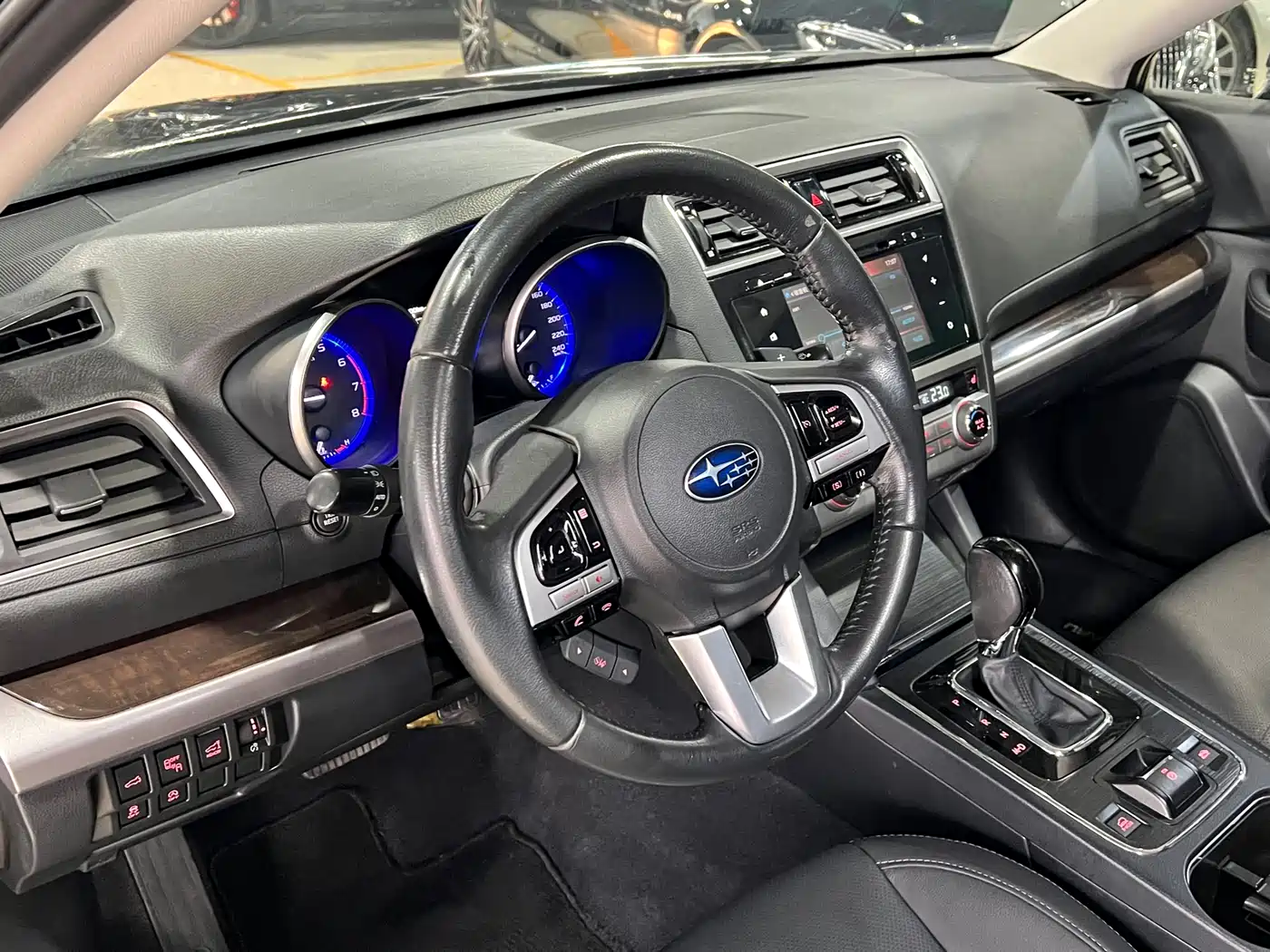 Subaru Outback 2016 2.5i Luxury Navigation Edition фото 13