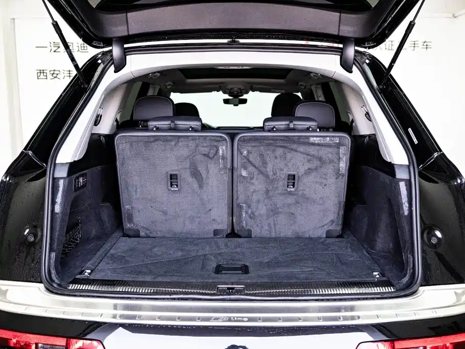 Фото 21 - Audi Q7
