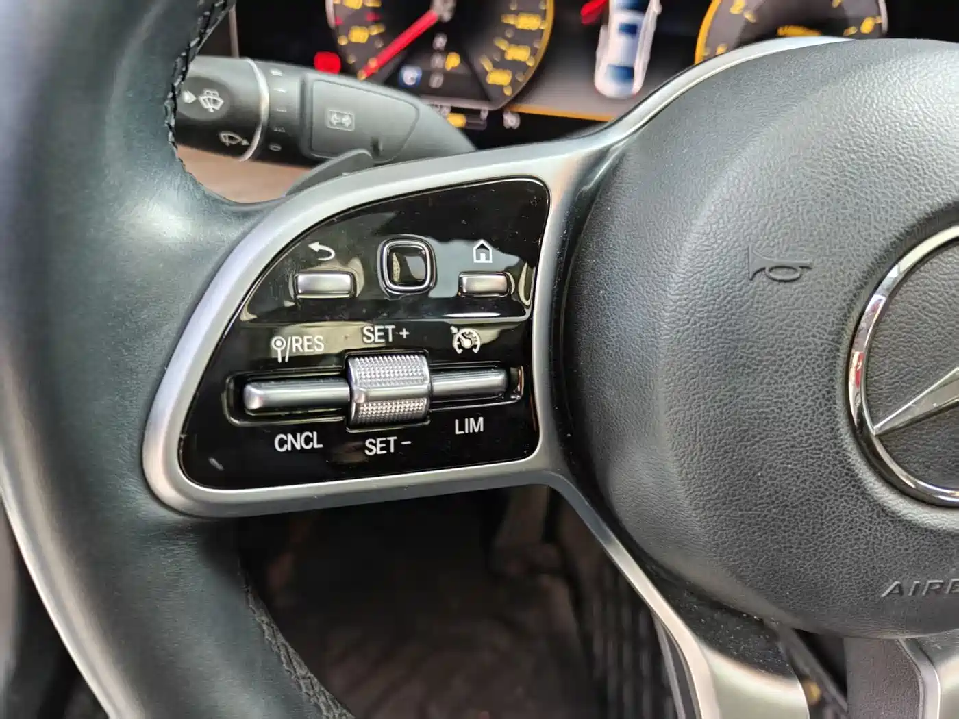 Mercedes-Benz E-Class 2019 E 300 L Fashion фото 31