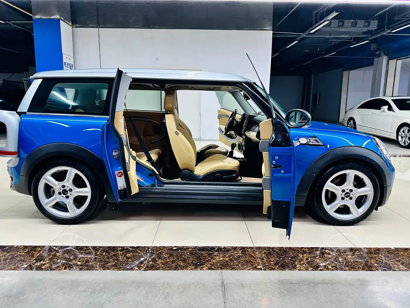 Фото 33 - MINI CLUBMAN