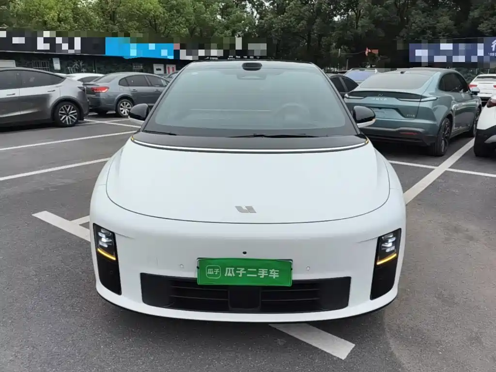 Li Auto i6 2026 2025 2WD Base Model