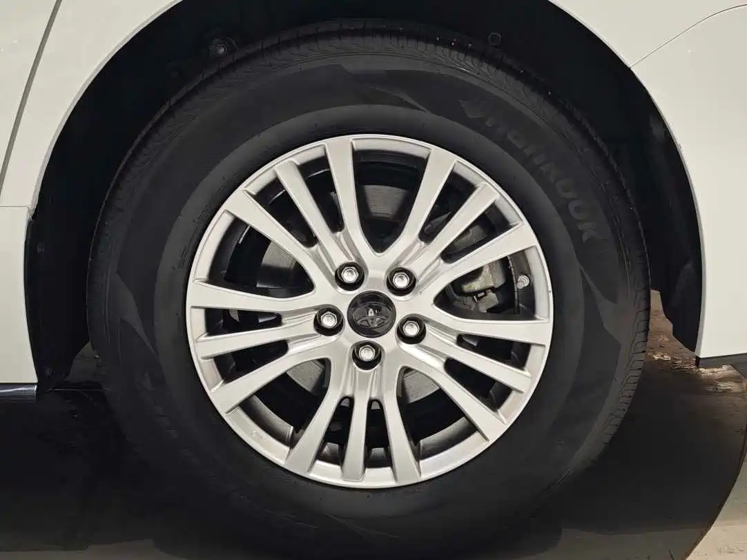 Toyota Sienna 2021 2.5L Hybrid Premium Edition фото 29
