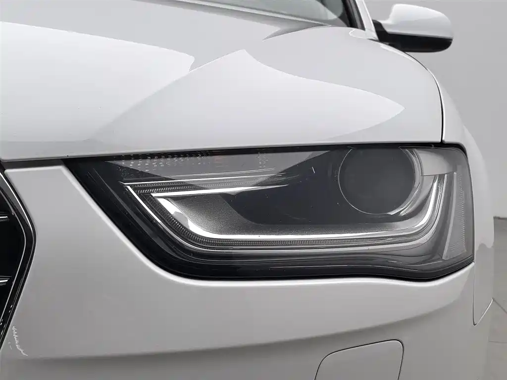 Фото 7 - Audi A4L