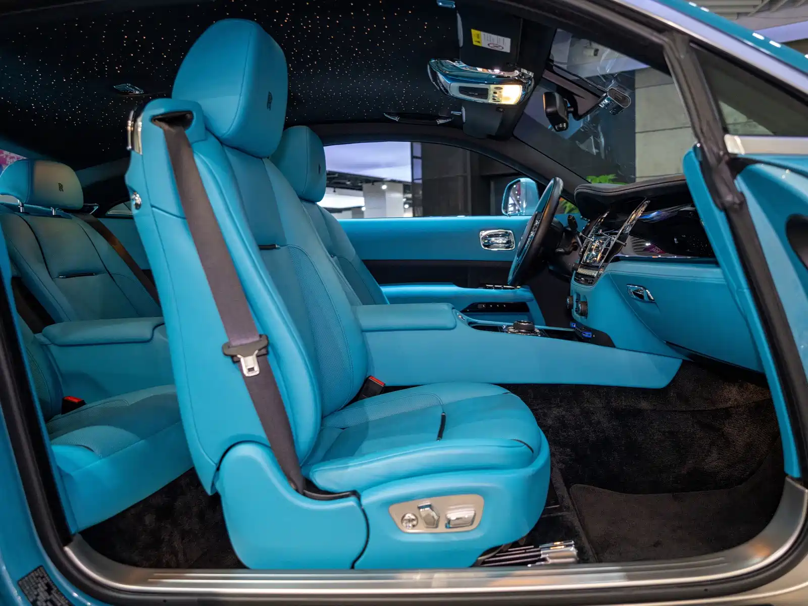 Фото 22 - Rolls-Royce Wraith