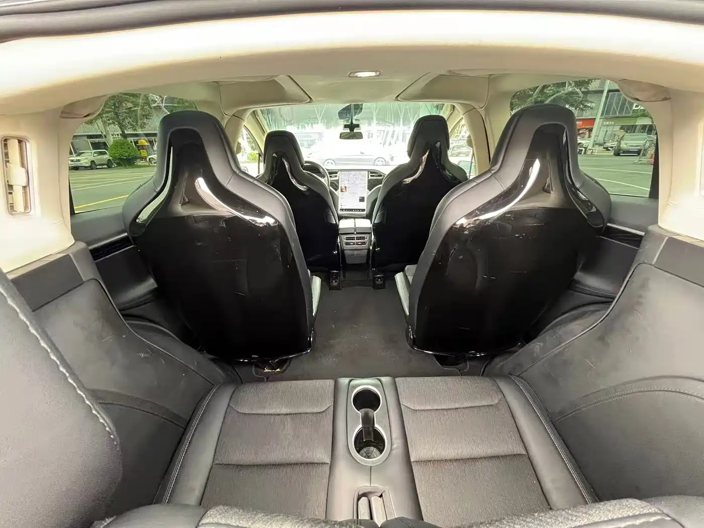 Фото 23 - Tesla Model X