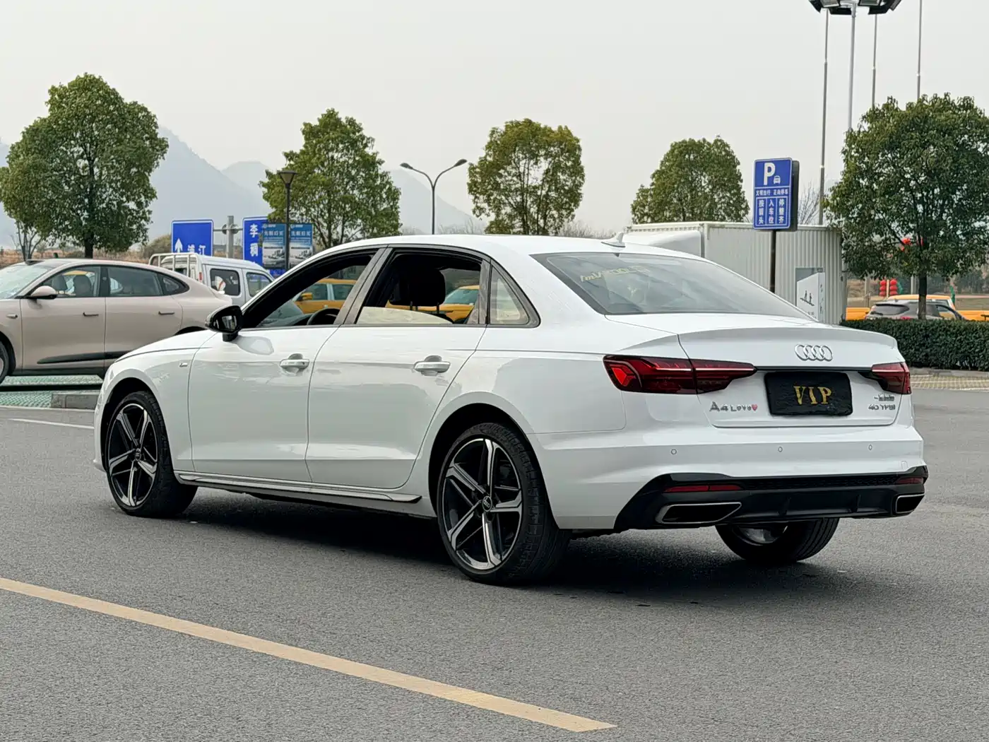 Audi A4L 2024 40 TFSI Luxury Dynamic фото 6