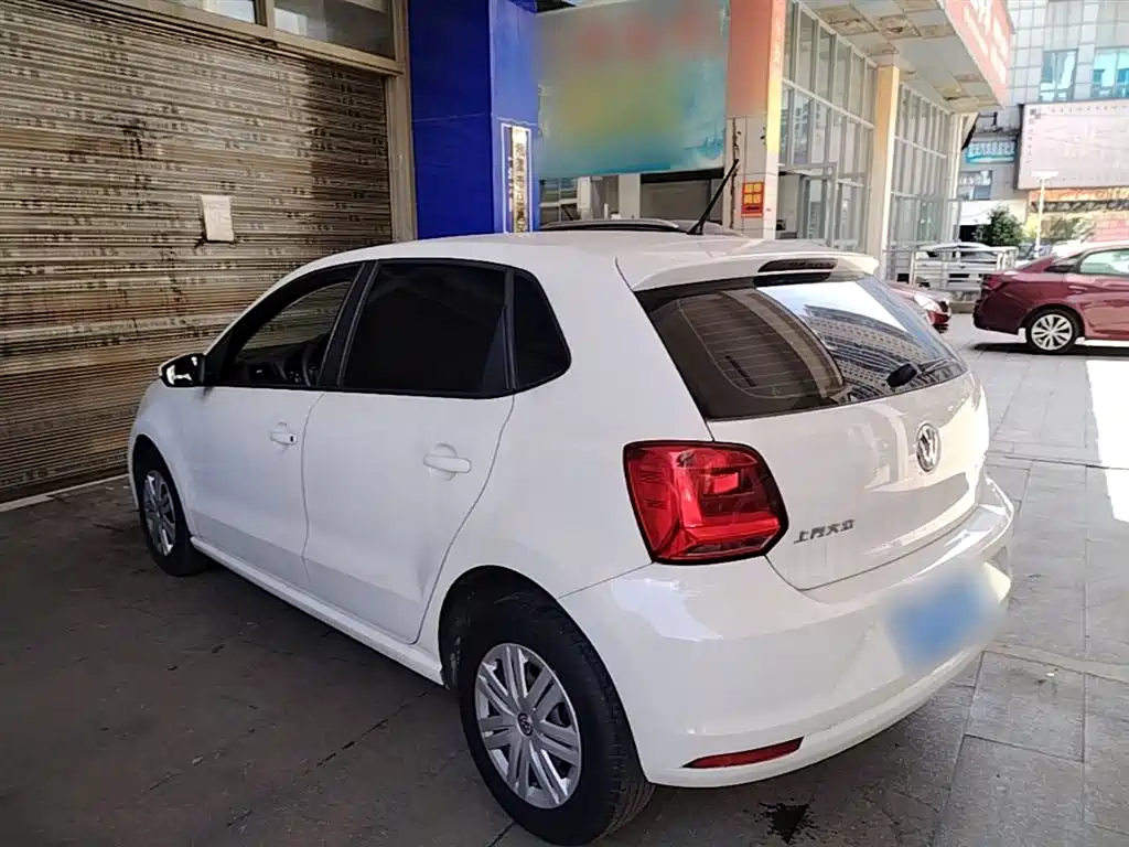 Volkswagen Polo 2016 1.4L Automatic Trend фото 5