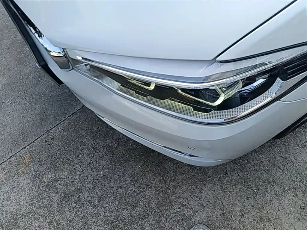 BMW 5 Series New Energy 2020 530Le Luxury Package фото 24
