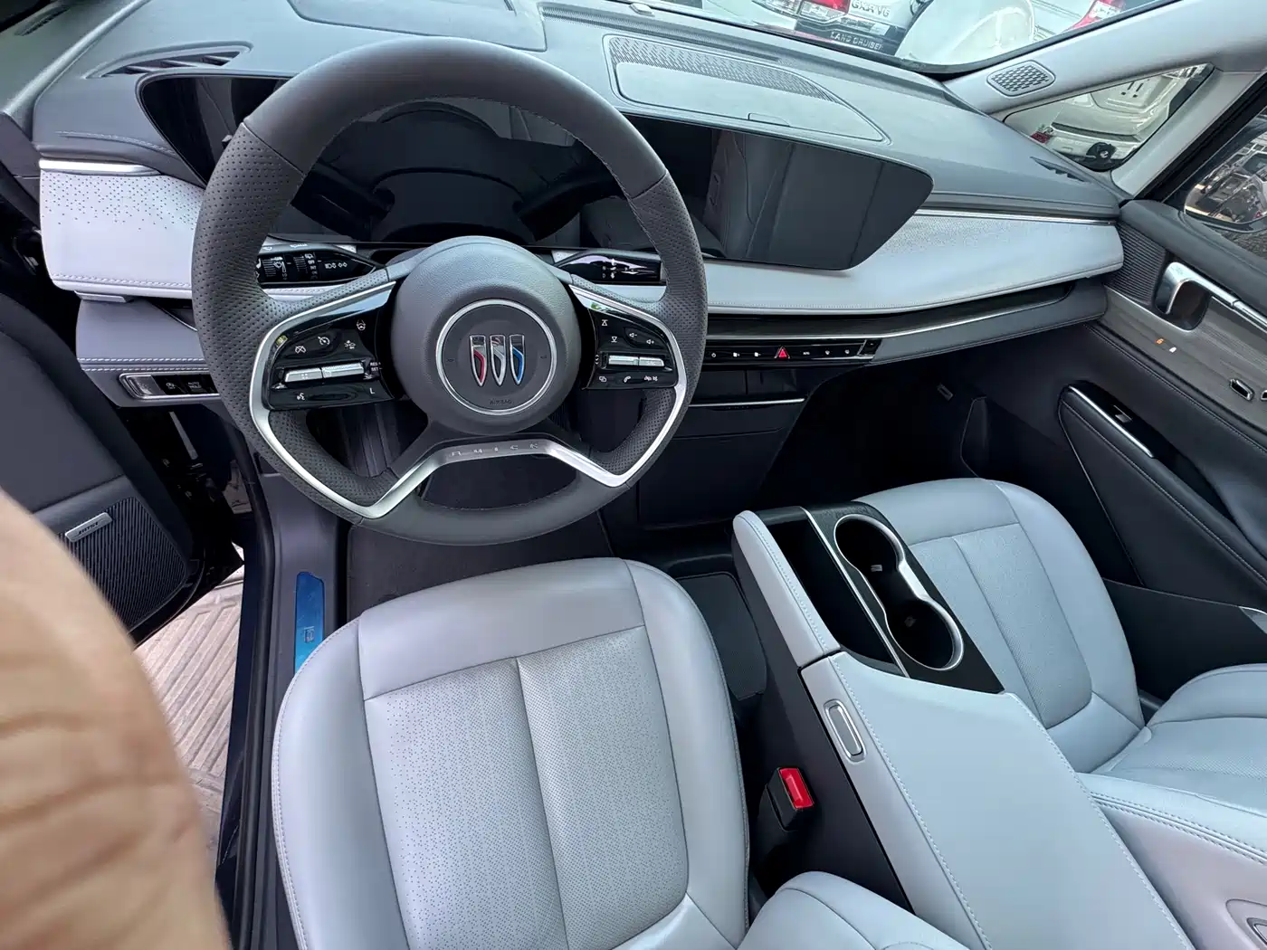 Buick GL8 2025 Land Honor Premium Edition фото 6