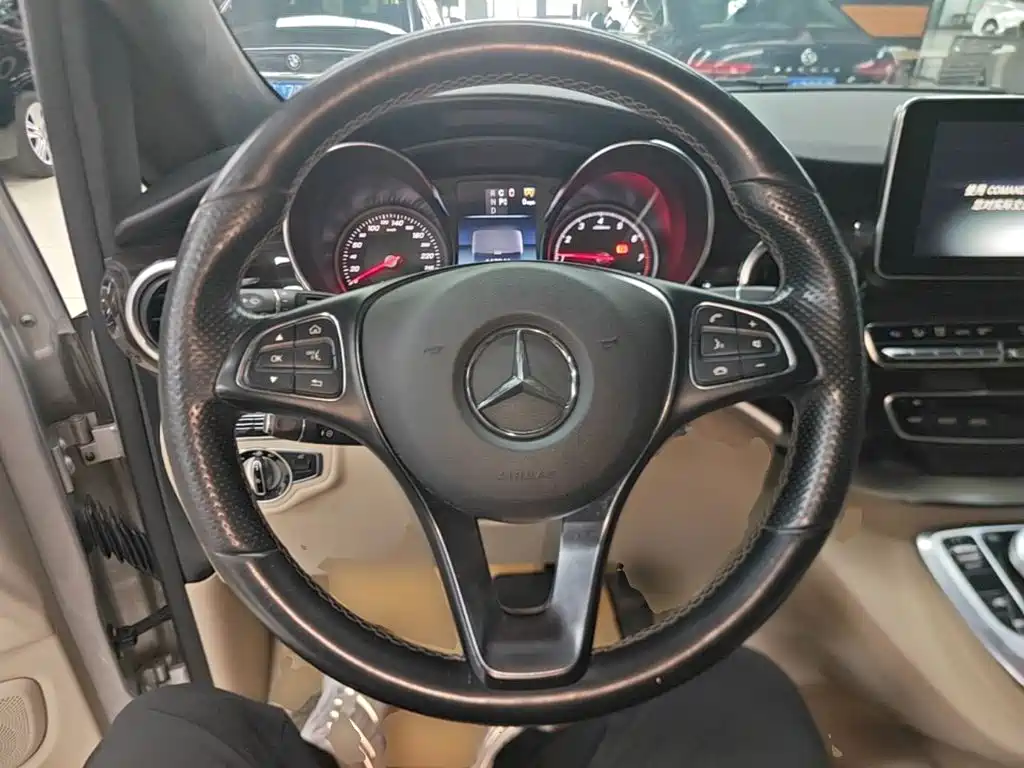 Mercedes-Benz V-Class 2017 2016 V 260 Navigator