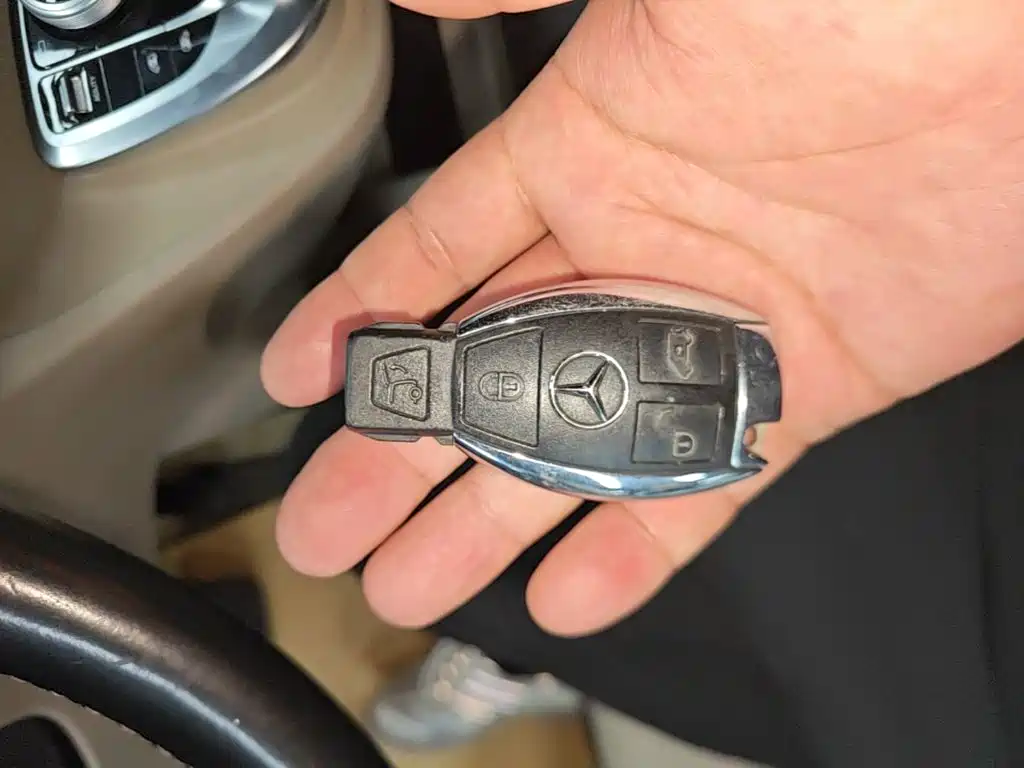 Mercedes-Benz V-Class 2017 2016 V 260 Navigator