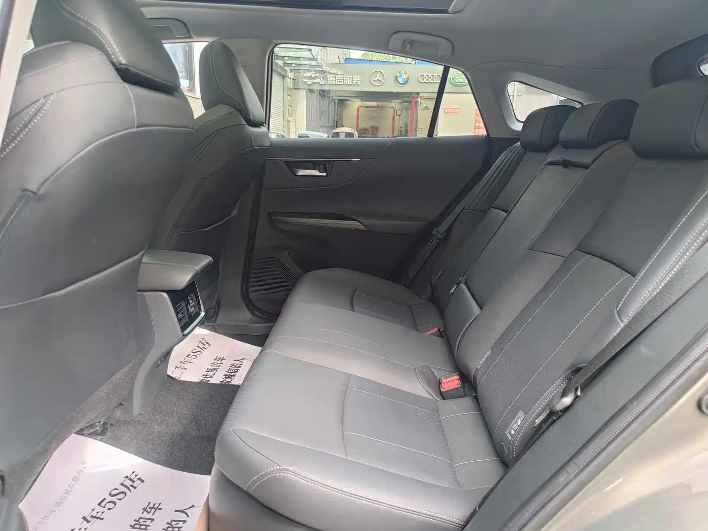 Toyota Lingfang HARRIER 2022 Hybrid 2.5L CVT 4WD Flagship Edition фото 12