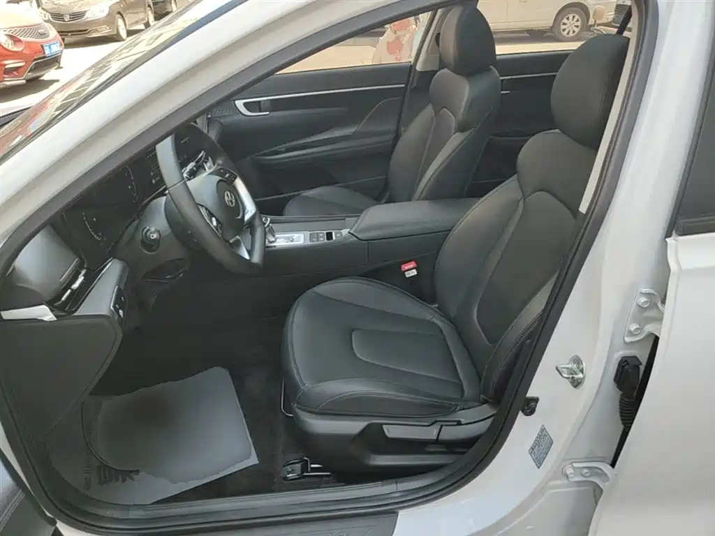 Hyundai Mistra 2021 1.8L CVT GLX Elite фото 15