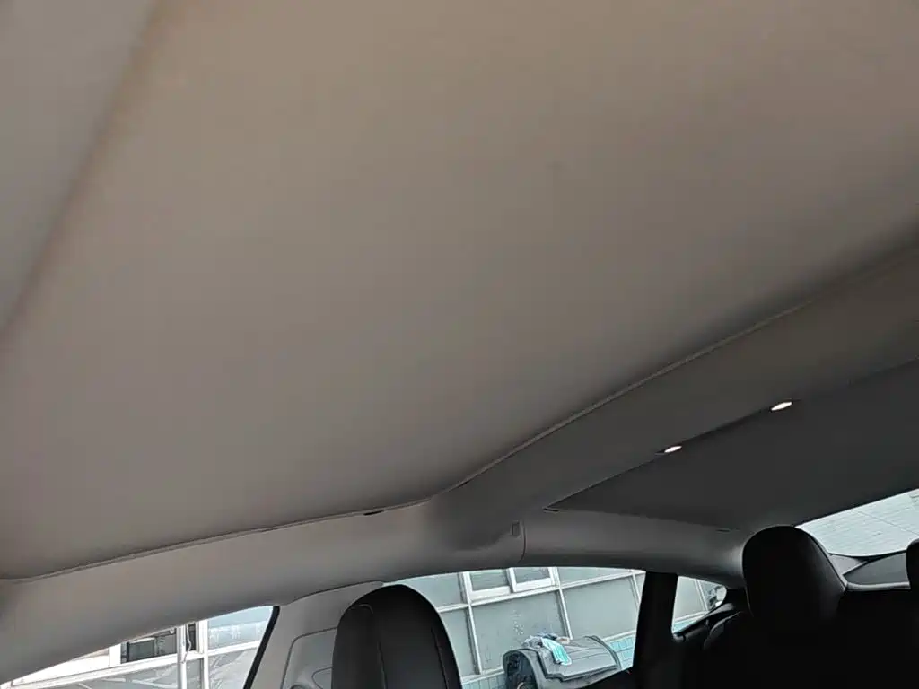Фото 18 - Tesla Model 3
