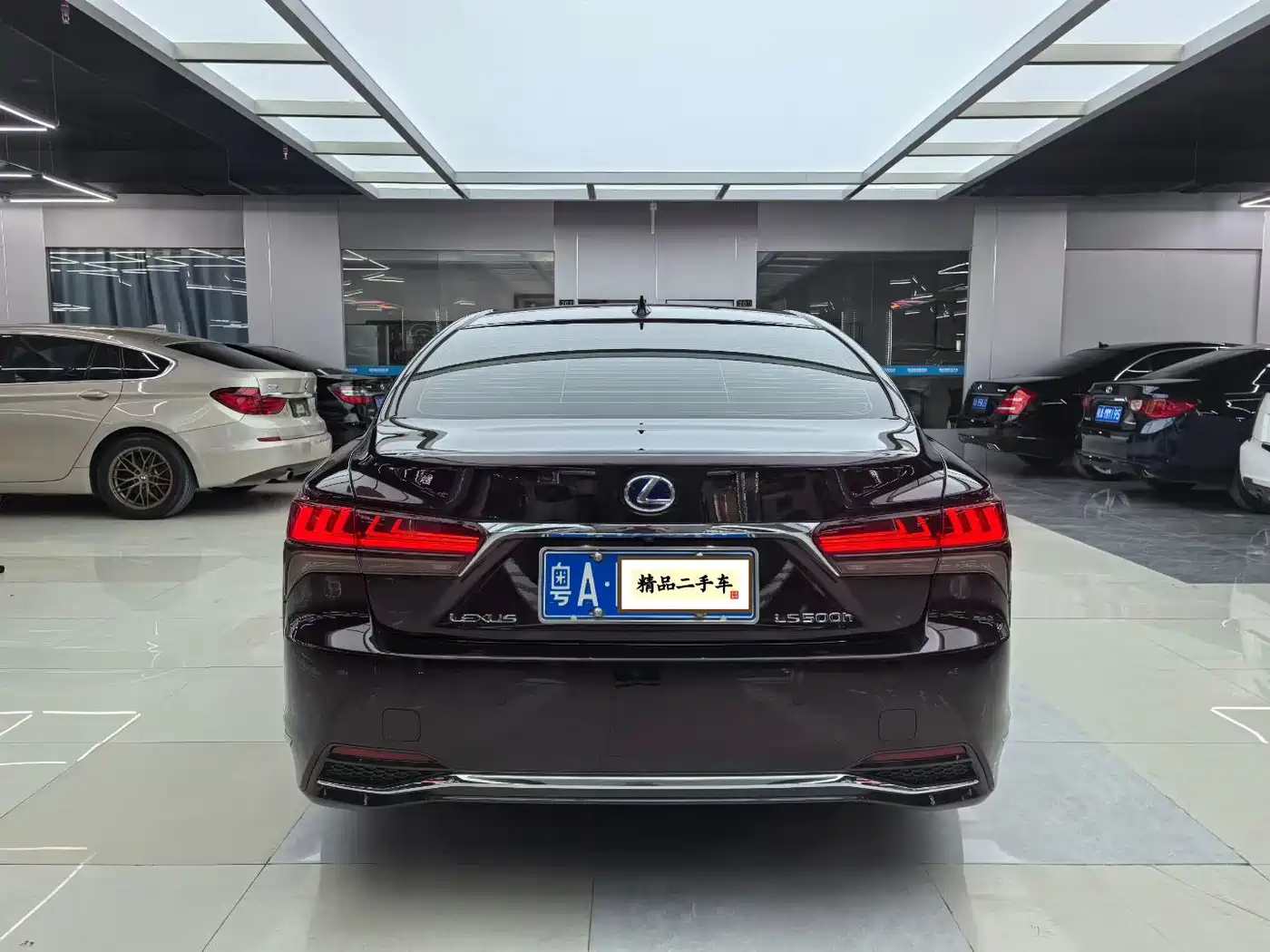Lexus LS 2021 500h Luxury Edition фото 4