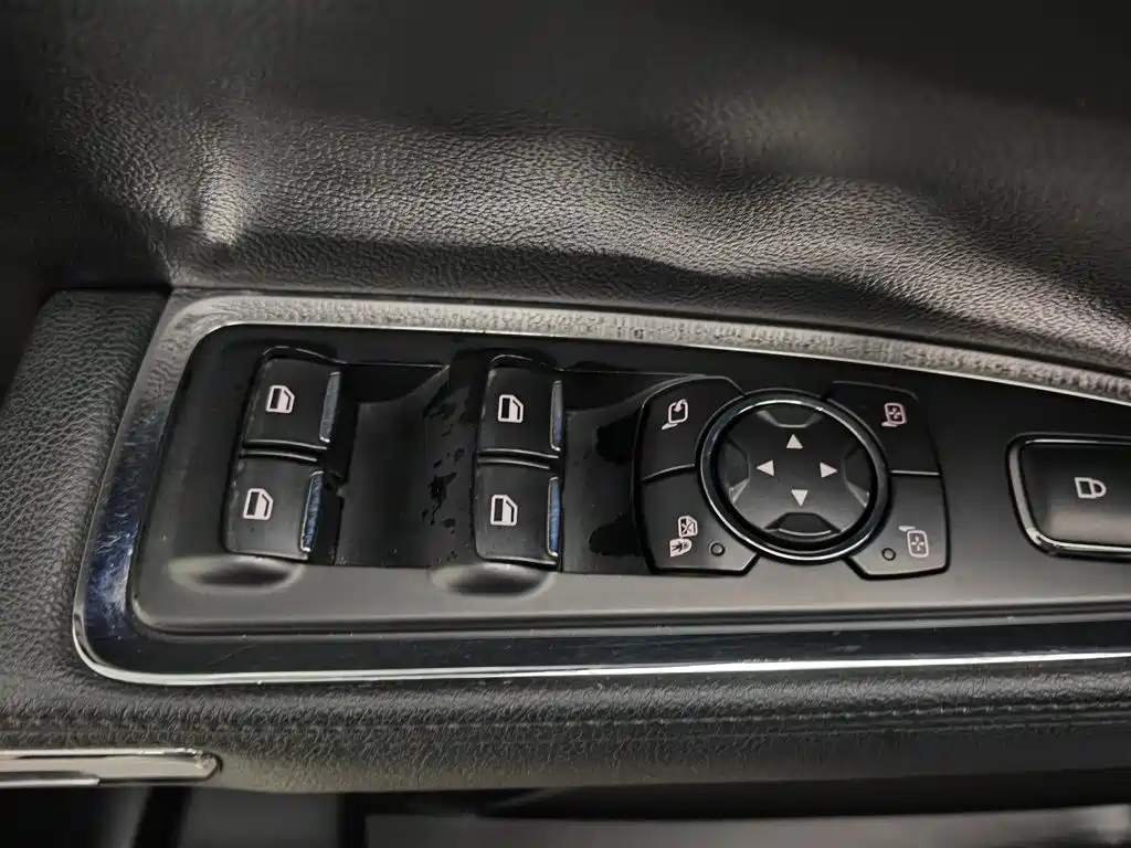 Photo 9 - Lincoln Continental