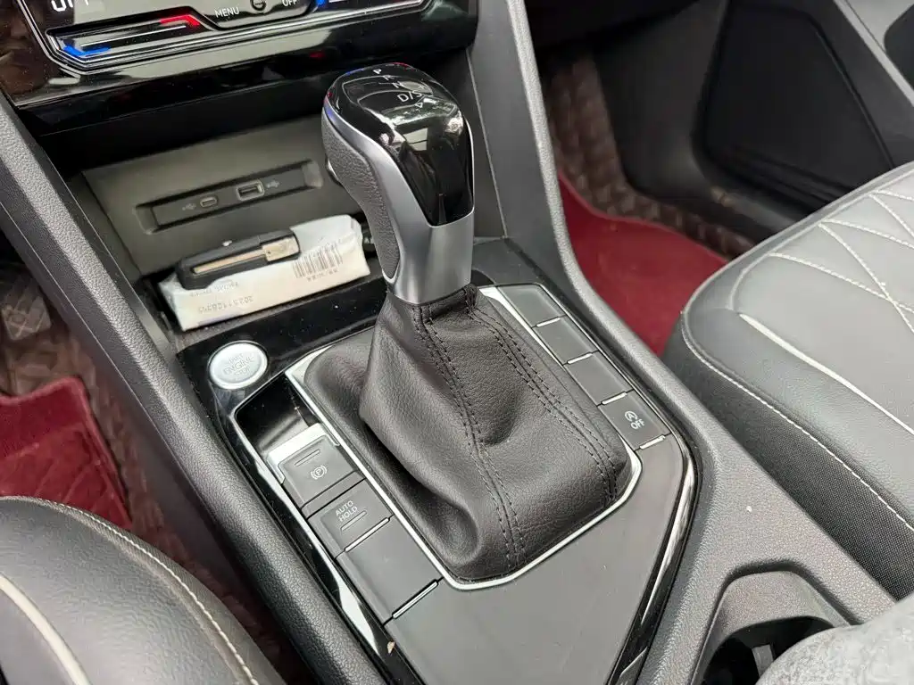 Volkswagen Tiguan L 2025 2025 Model 300TSI Auto 2WD Dragon Edition