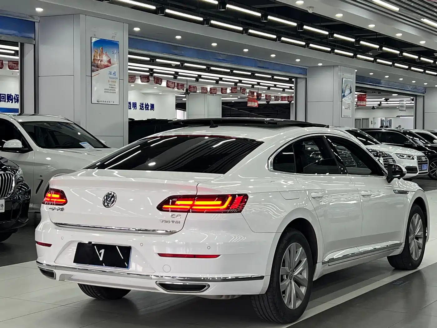 Volkswagen FAW-Volkswagen CC 2020 330TSI Elegance Version China VI фото 6