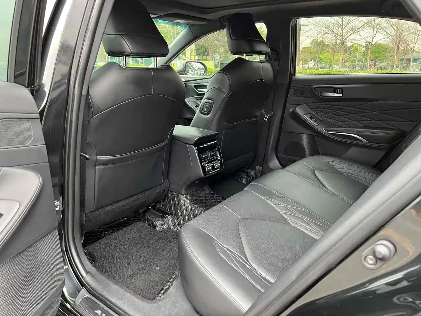 Toyota Avalon 2023 2.5L Touring Premium Edition фото 13