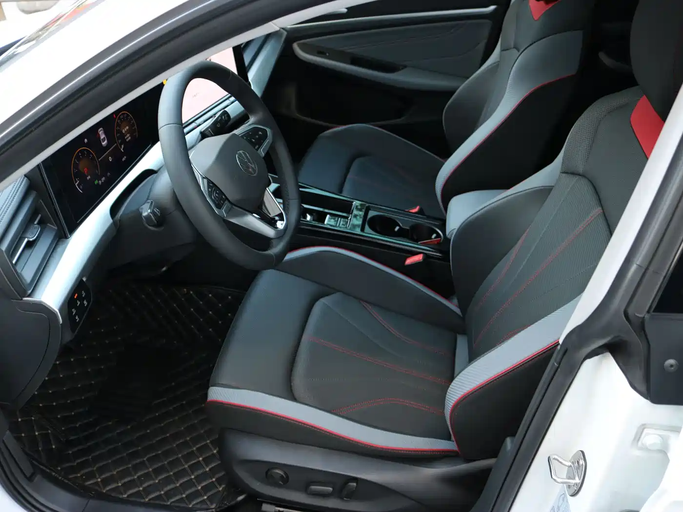 Volkswagen Lamando 2024 Lamando L 280TSI DSG Stylish Edition фото 7