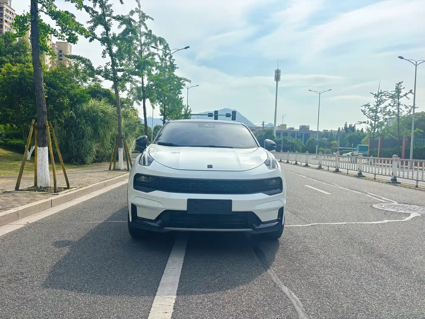 Lynk & Co 05 2020 2.0TD 4WD Halo Edition фото 2