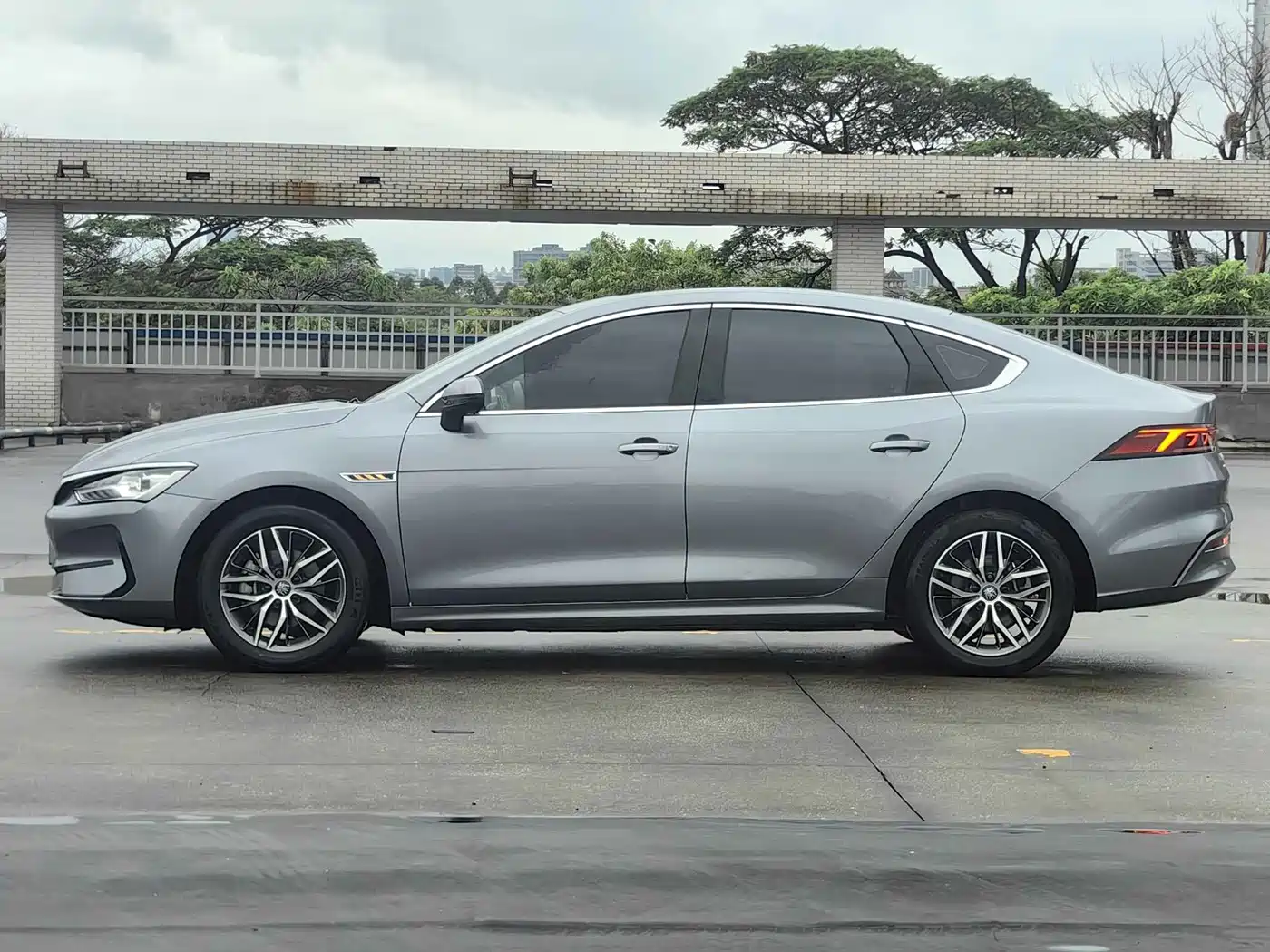BYD Qin PLUS 2021 2021 EV 500KM Premium Model