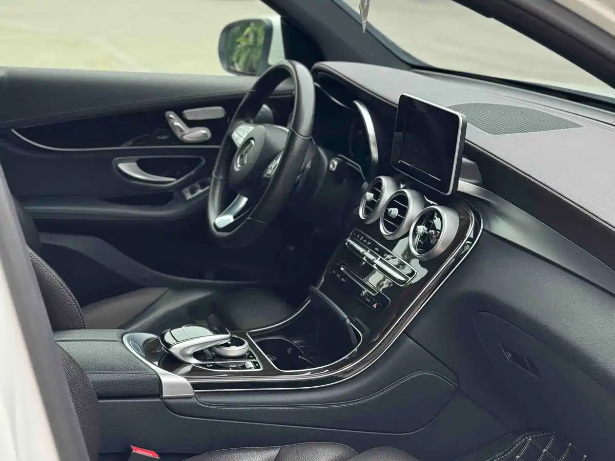 Mercedes-Benz GLC 2018 GLC 260 4MATIC Luxury фото 9