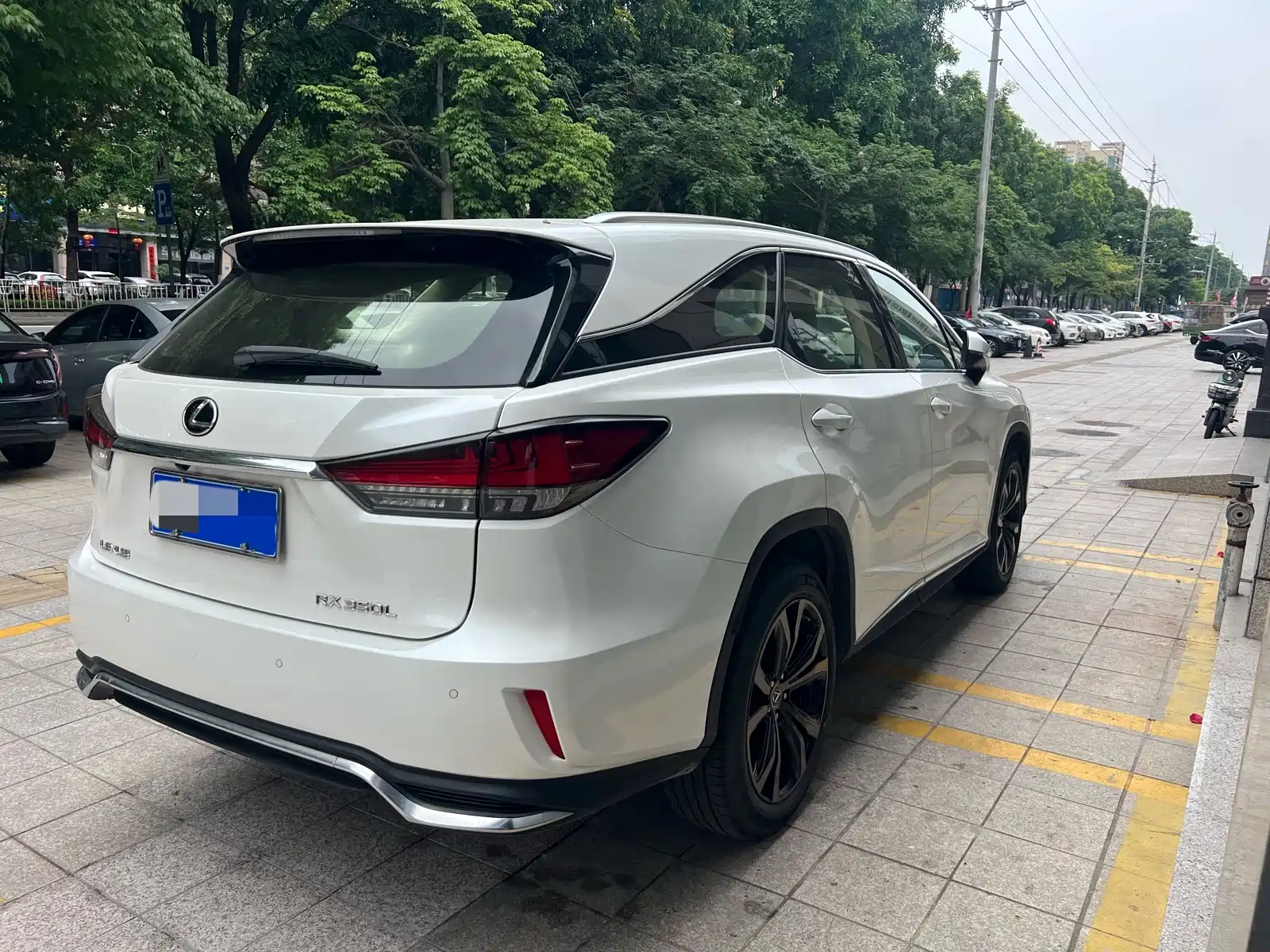 Фото 3 - Lexus RX