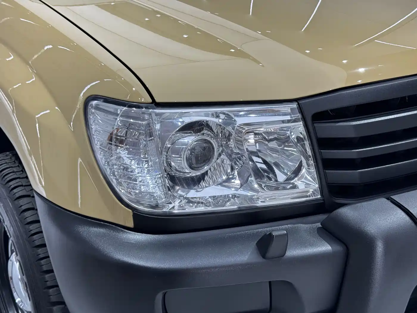 Toyota Land Cruiser 2005 Model 4.7L Automatic VX-R Luxury DVD Edition фото 4