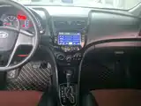 Photo 13 - Hyundai Reina