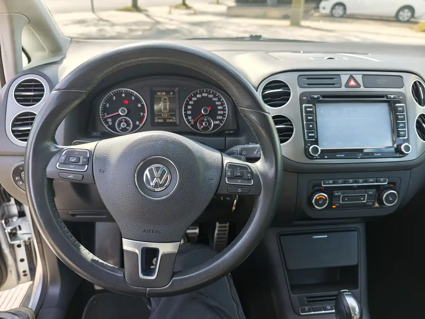 Volkswagen Golf (Import) 2011 1.4TSI Cross Golf фото 8