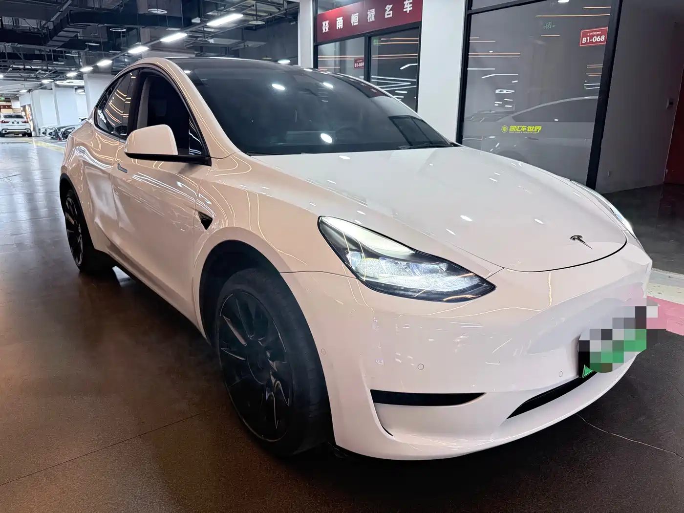 TESLA MODEL Y
