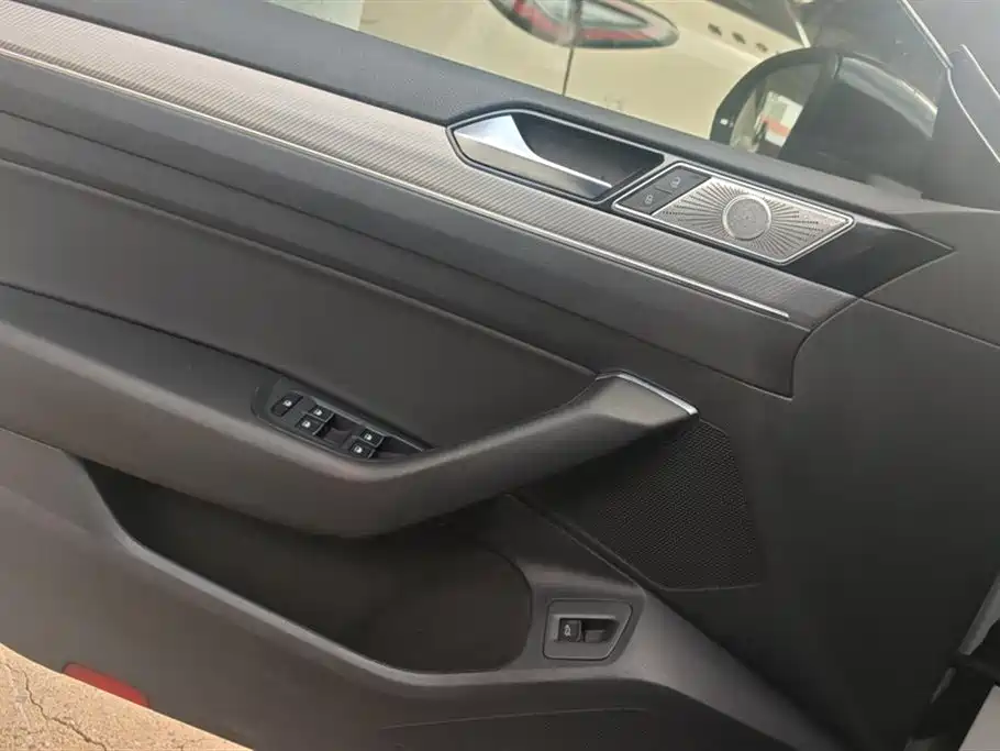 Volkswagen FAW-Volkswagen CC 2019 330TSI Charm Edition China VI фото 7