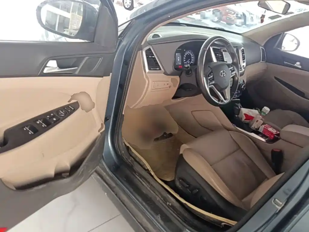 صورة 16 - Hyundai Tucson