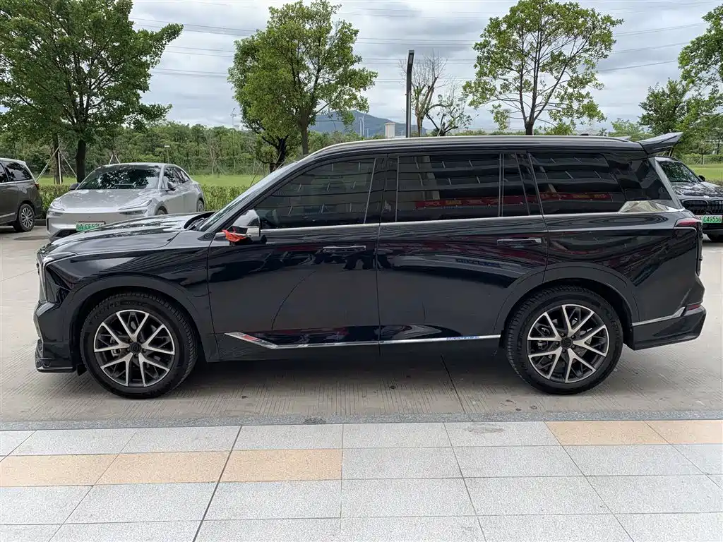 صورة 3 - GAC Trumpchi GS8