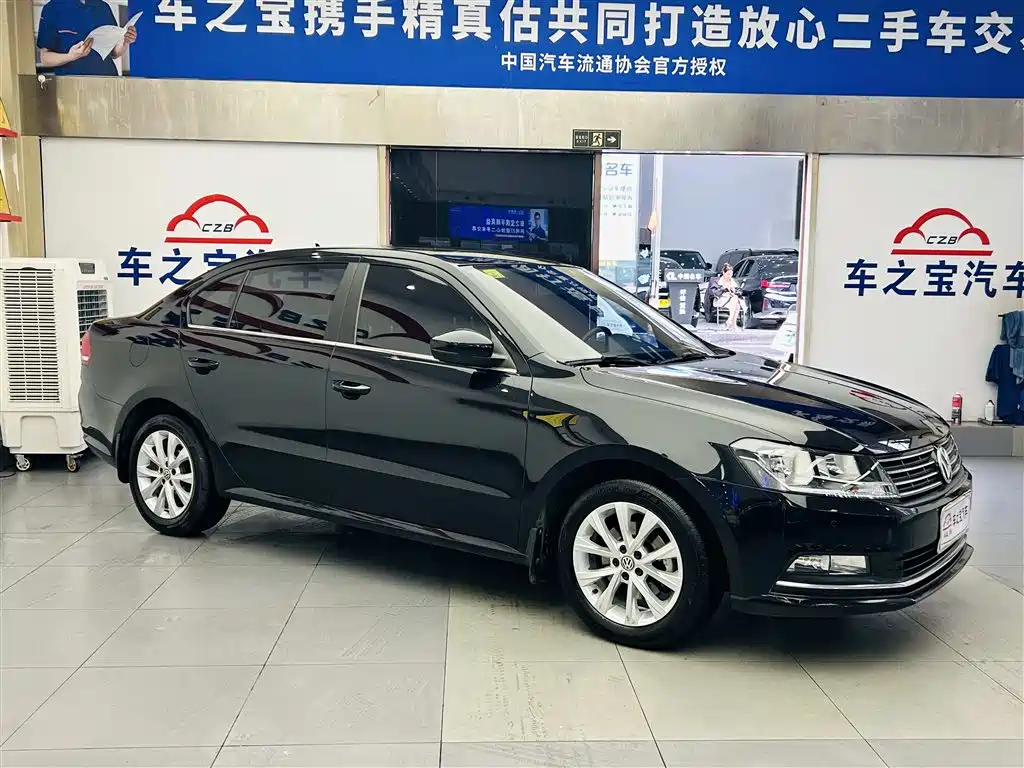 Volkswagen Lavida 2017 1.6L Automatic Comfort Edition фото 3