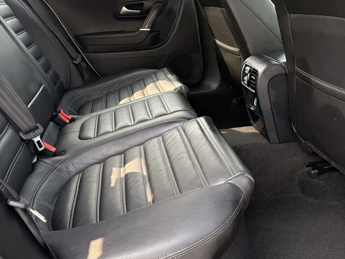 Volkswagen FAW-Volkswagen CC 2016 Model 1.8TSI Premium фото 6